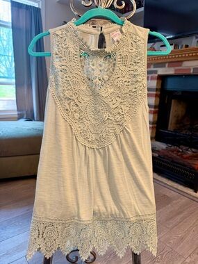 No Boundaries Light Green Lace-Trim Sleeveless Camisole